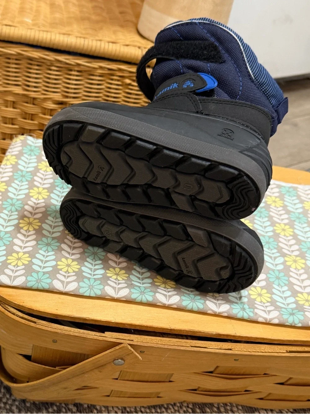 Kamik vtg blue